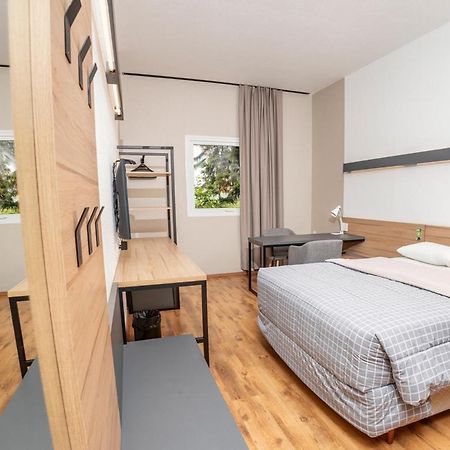 Hotel 10 Joinville Bagian luar foto